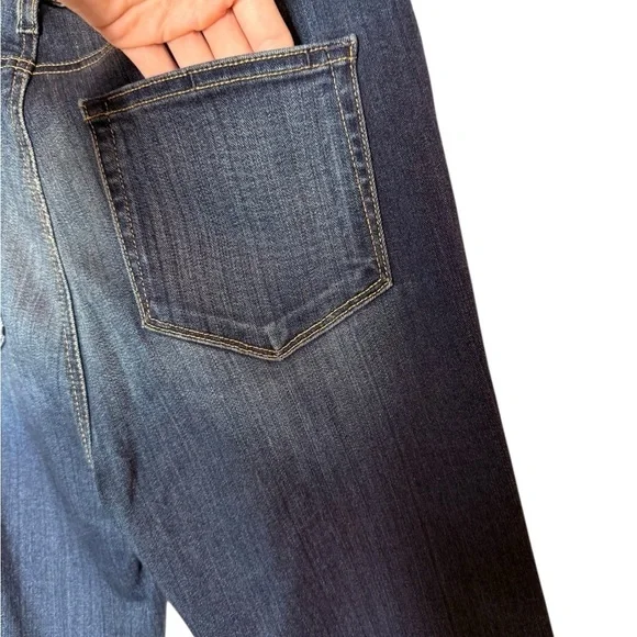 Paige Women's Blue  Flared Jeans, zipper fly, size 27 - Picture 6 of 11